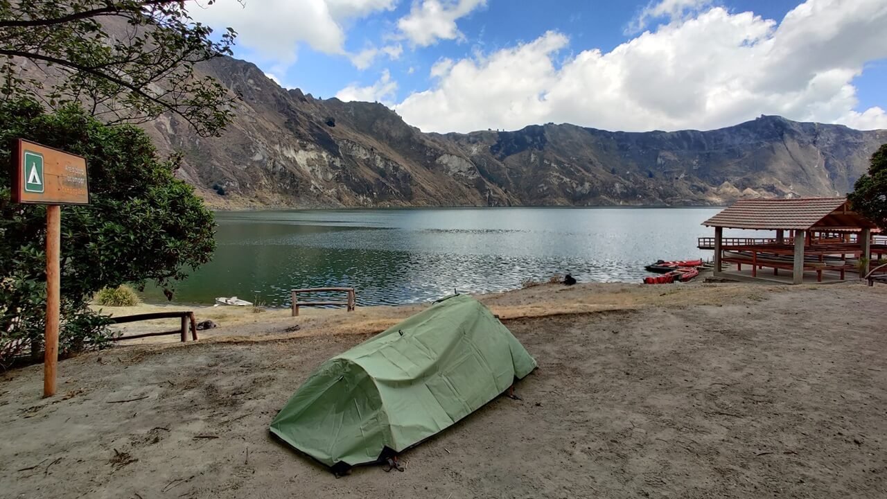 Camping Quilotoa Lagoon Beach